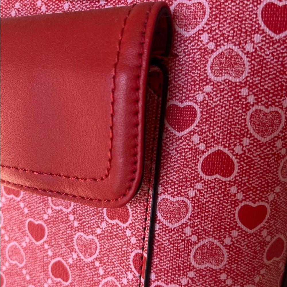 Red Heart Pattern Handbag - Picture 5 of 7